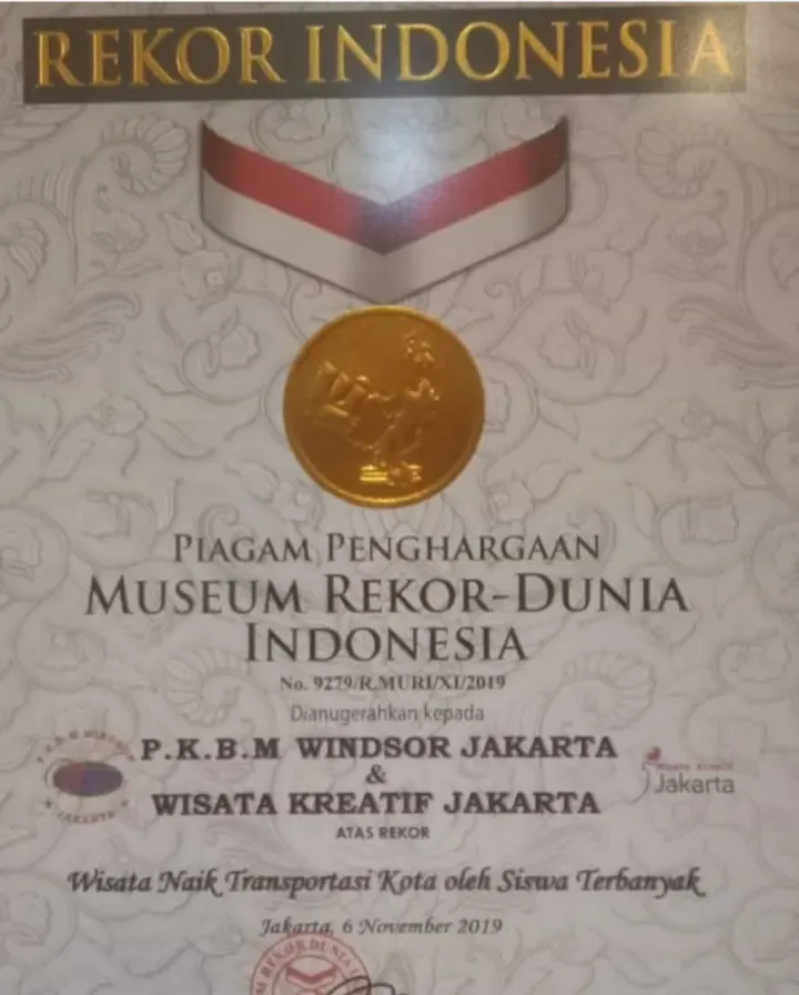 Rekor MURI: Wisata Naik Transportasi Kota oleh Siswa Terbanyak